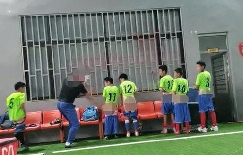 足球教练直播爆料视频,足球场上的战术与心理策略  第1张